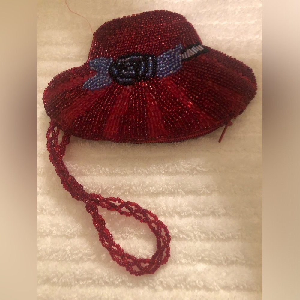 Red Hat Beaded Women's Coin Purse